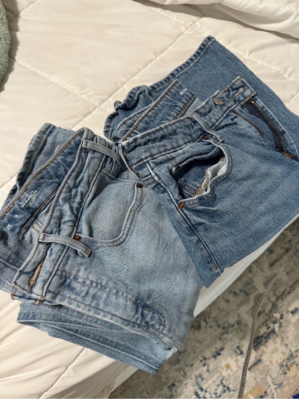 Old Navy sky hi wide leg Size 6- two pairs